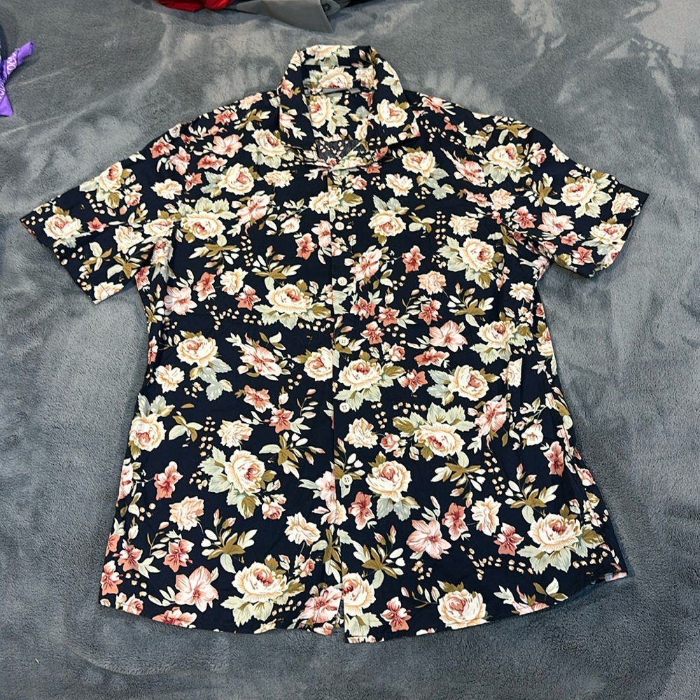 Asos short sleeve button up shirt floral size Large